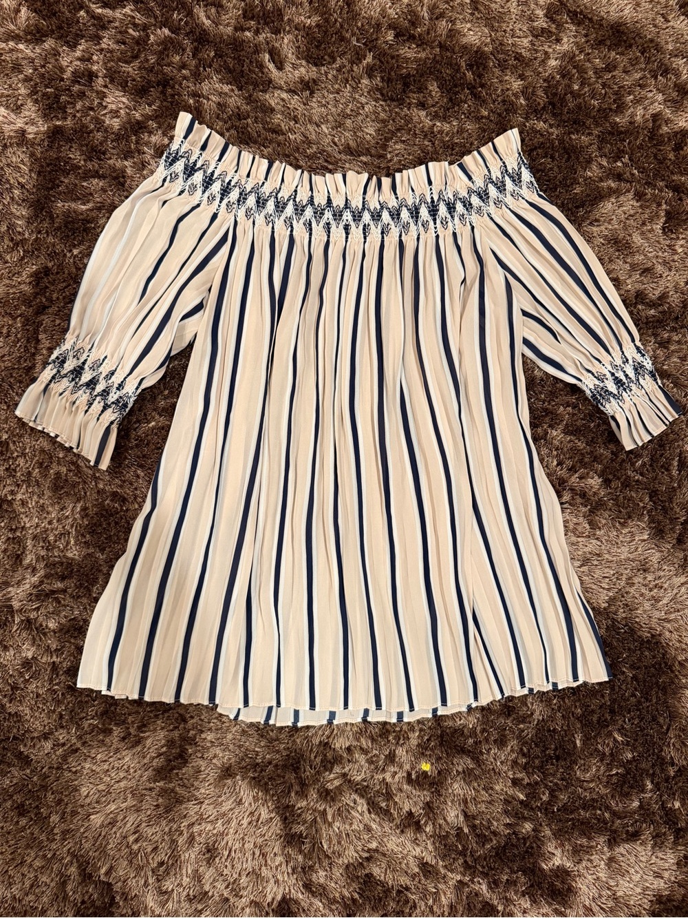 Moon River Off-Shoulder White and Navy Striped Women’s Top, size Small